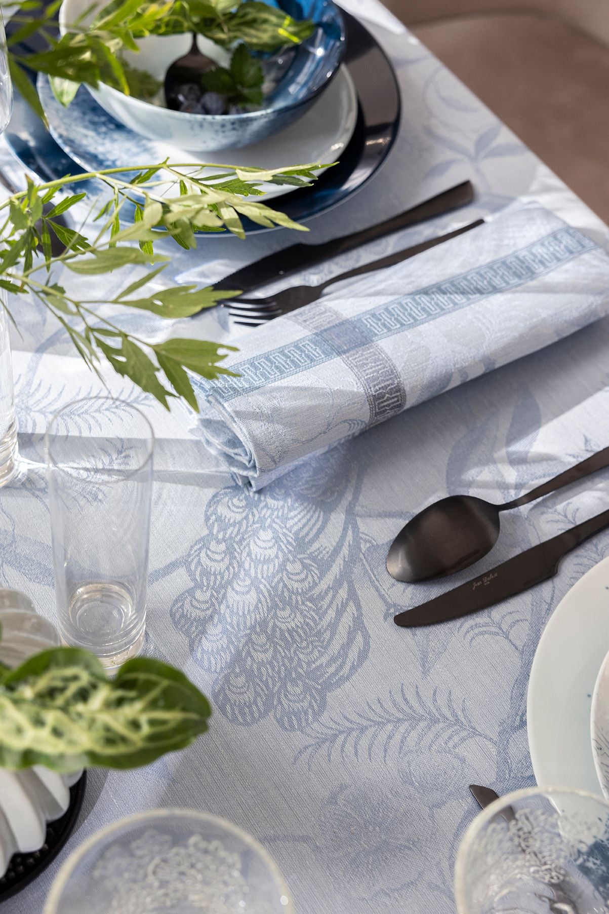 A l'Orangerie - Linen Tablecloth, Placemats, Napkins & Runners