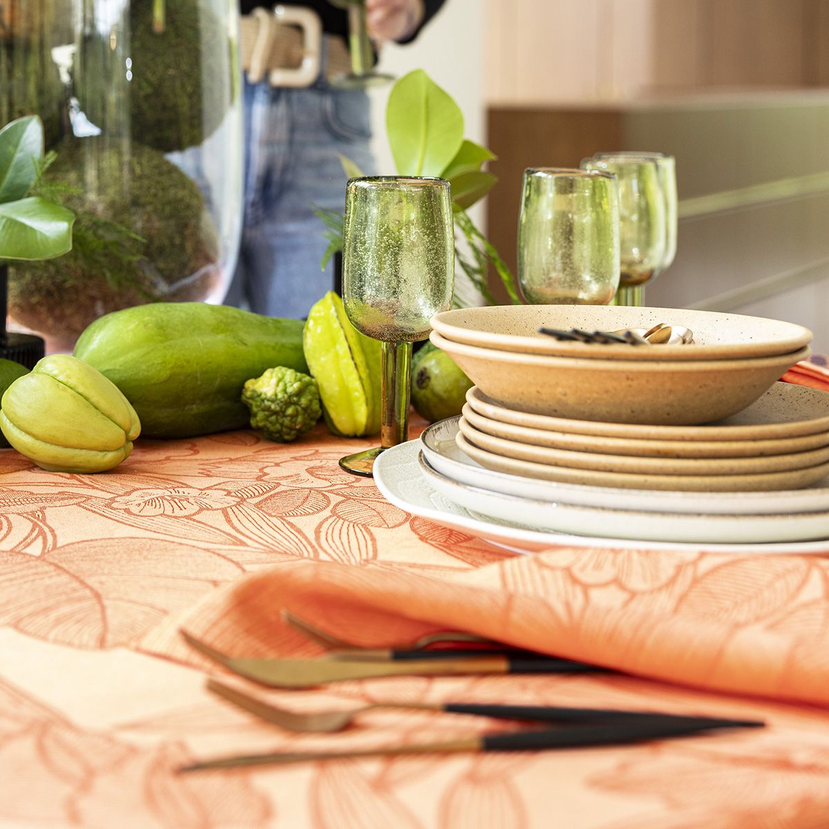 Escapade Tropicale - Linen Tablecloth, Placemats, Napkins & Runner