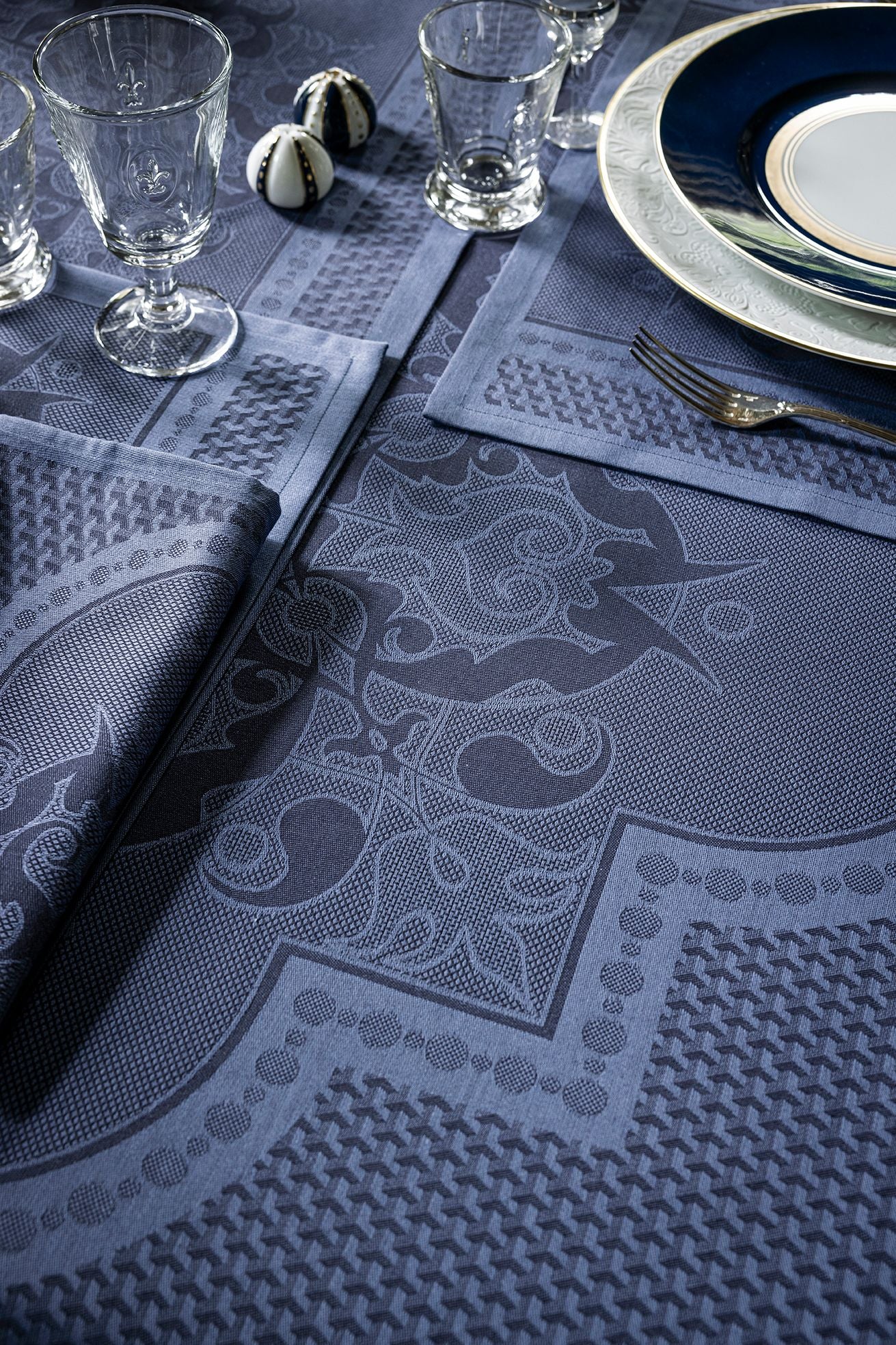 Palais Venitien - Cotton Tablecloth, Placemats, Napkins & Runners