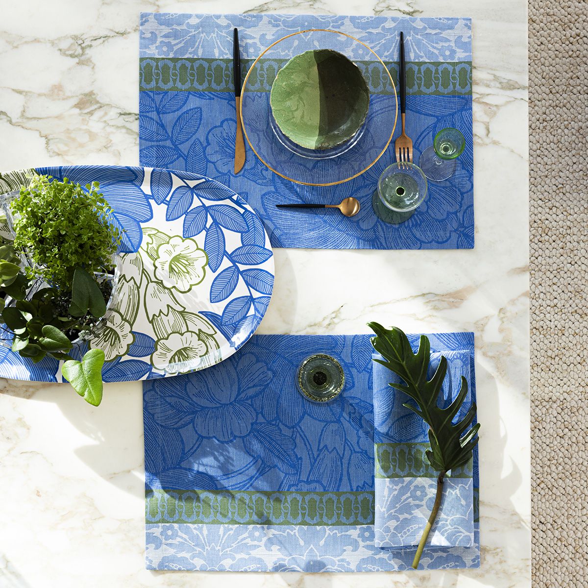 Escapade Tropicale - Linen Tablecloth, Placemats, Napkins & Runner