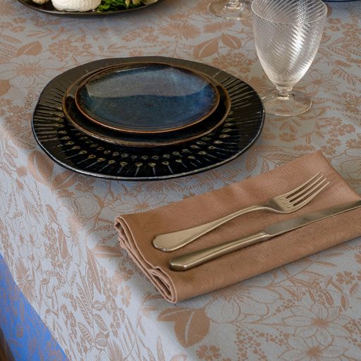 Cottage Tablecloths, Napkins & Runners