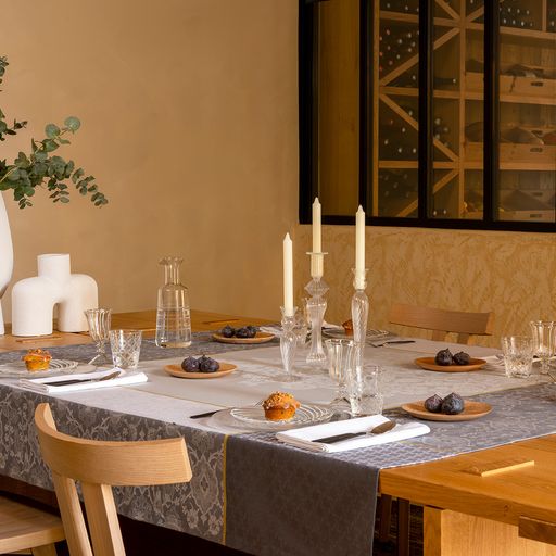 Voyage Iconique Enduit - Coated Cotton Tablecloths & Placemats