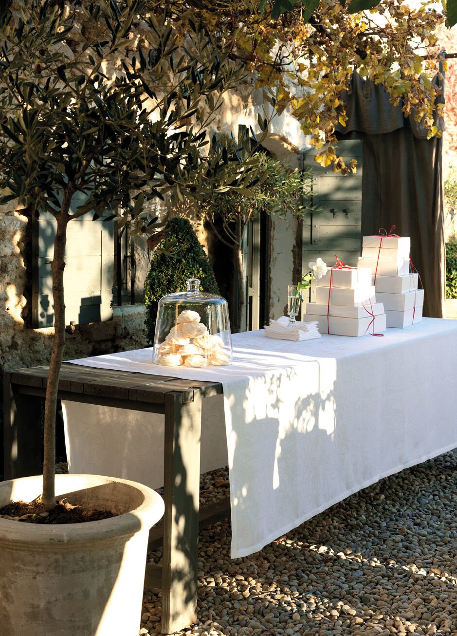 Tivoli - Linen Tablecloth, Runner, Placemats & Napkins