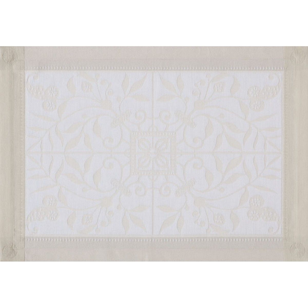 Venezia Ivoire Tablecloth, Placemats, Napkins & Runners