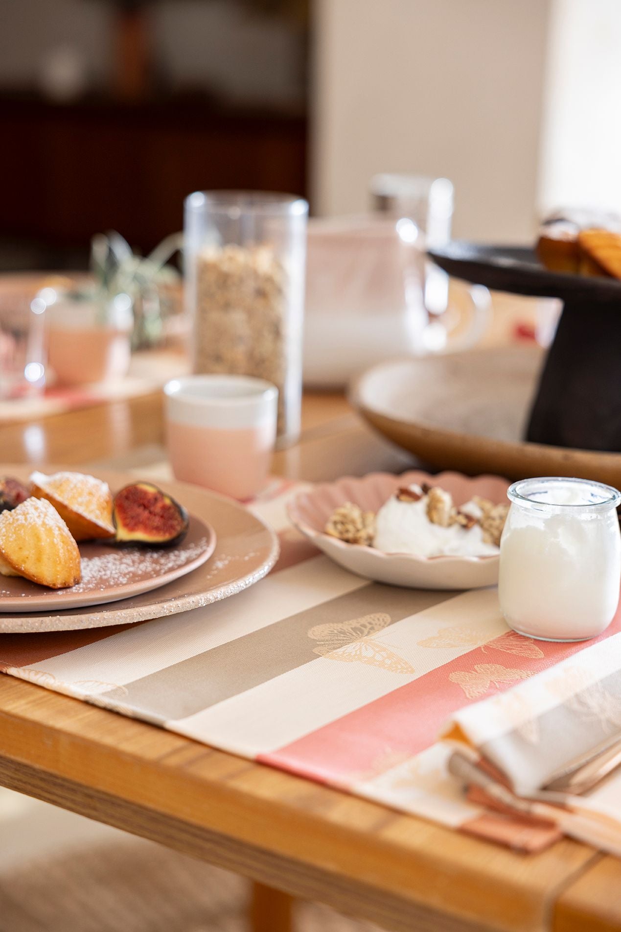 Bal des Papillons - Coated Cotton Tablecloths & Placemats