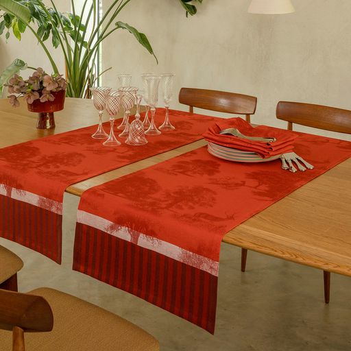 Souveraine Tablecloths, Napkins & Placemats