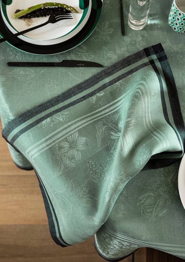 Romance - Linen Tablecloths, Placemats, Napkins & Runners