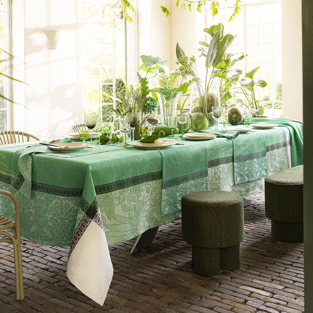 Escapade Tropicale - Linen Tablecloth, Placemats, Napkins & Runner