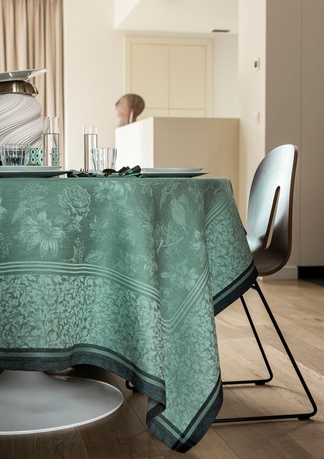 Romance - Linen Tablecloths, Placemats, Napkins & Runners