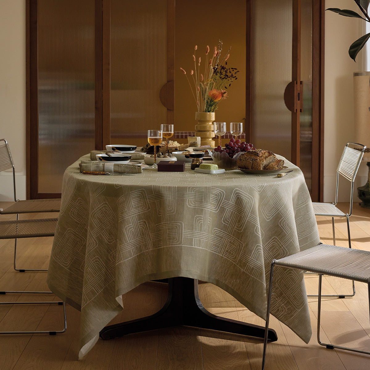 Hotel Particulier - Linen Tablecloths, Placemats, Napkins, Runners