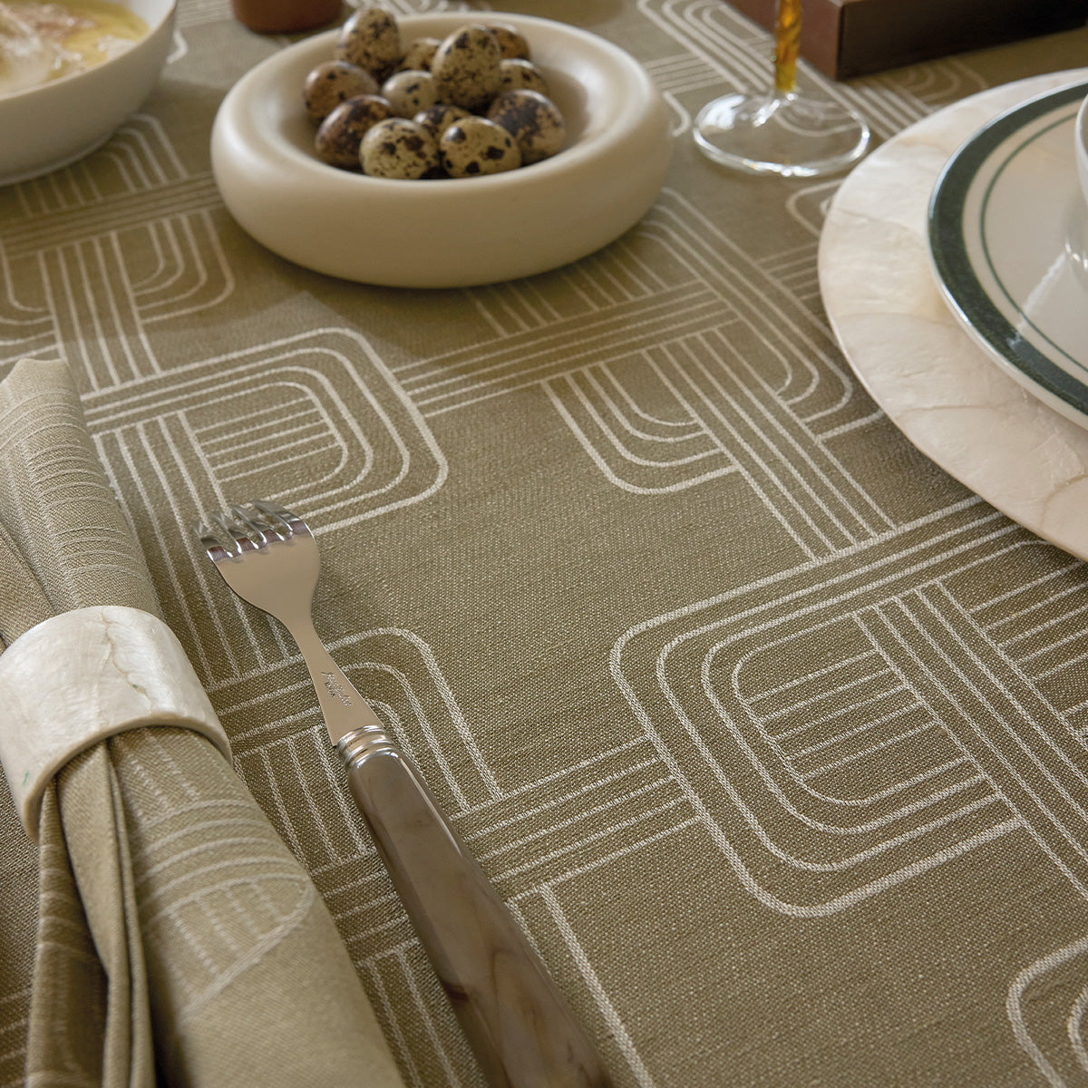 Hotel Particulier - Linen Tablecloths, Placemats, Napkins, Runners