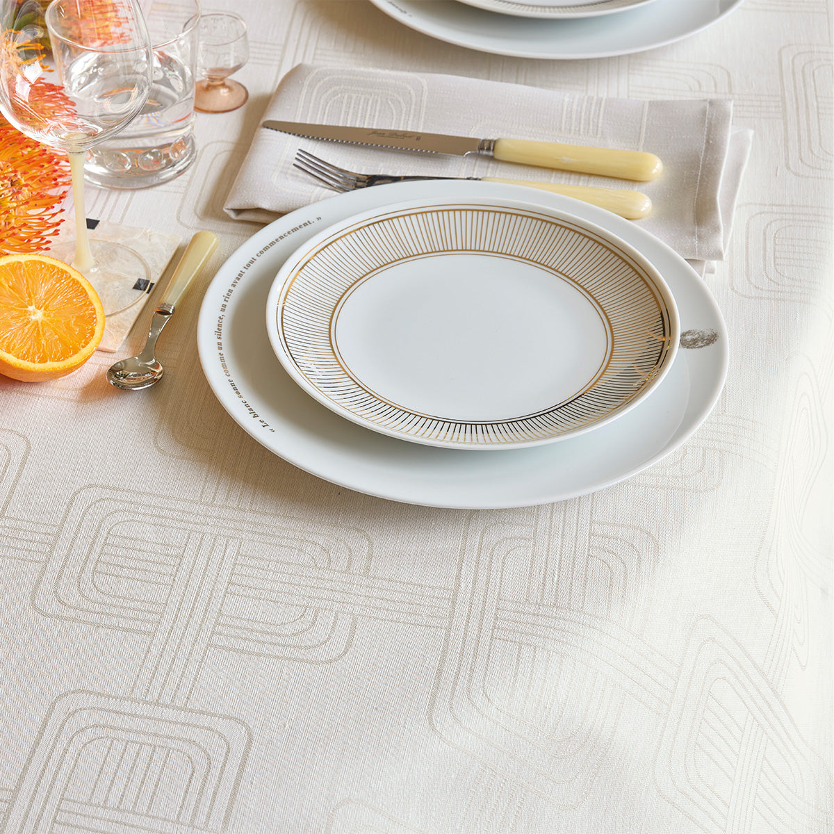 Hotel Particulier - Linen Tablecloths, Placemats, Napkins, Runners