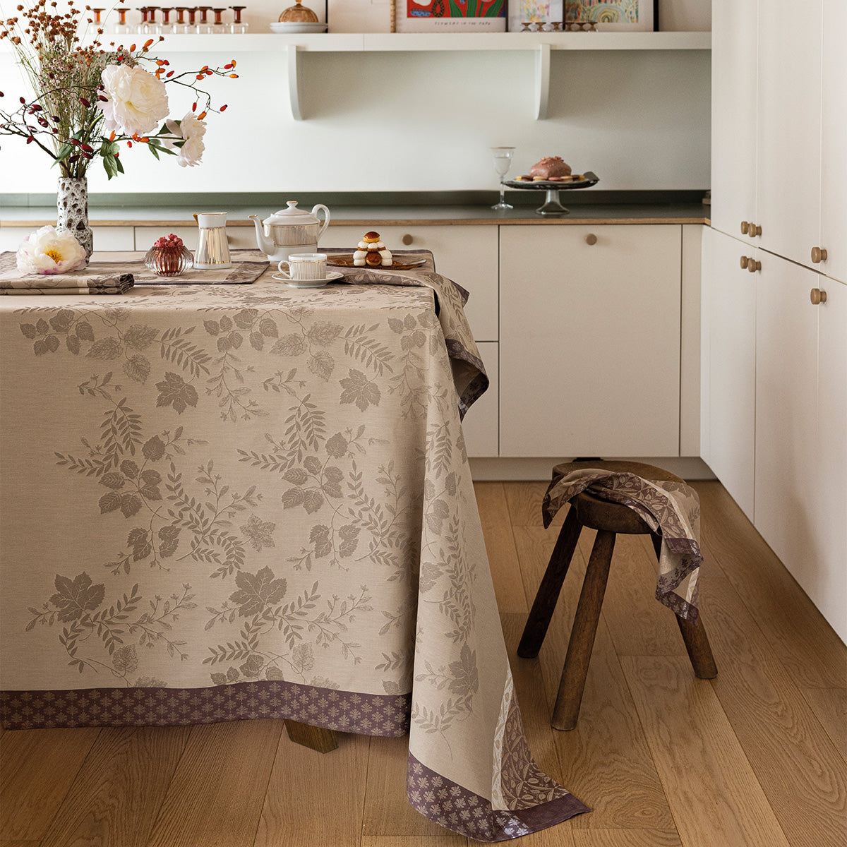 Manor Lane - Cotton Tablecloths, Napkins & Runner