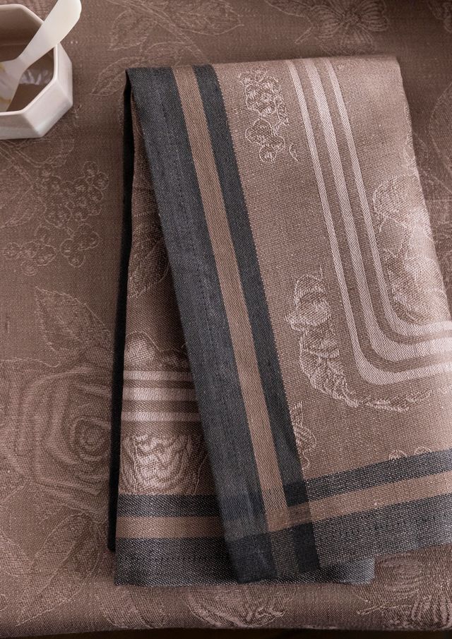 Romance - Linen Tablecloths, Placemats, Napkins & Runners