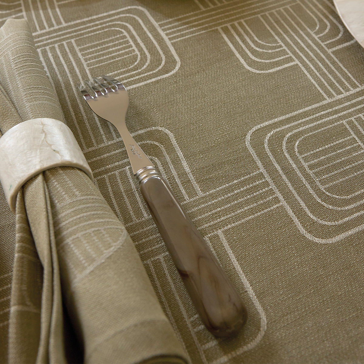Hotel Particulier - Linen Tablecloths, Placemats, Napkins, Runners