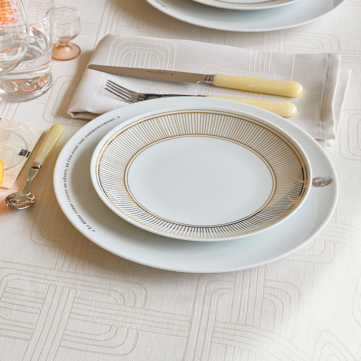 Hotel Particulier - Linen Tablecloths, Placemats, Napkins, Runners