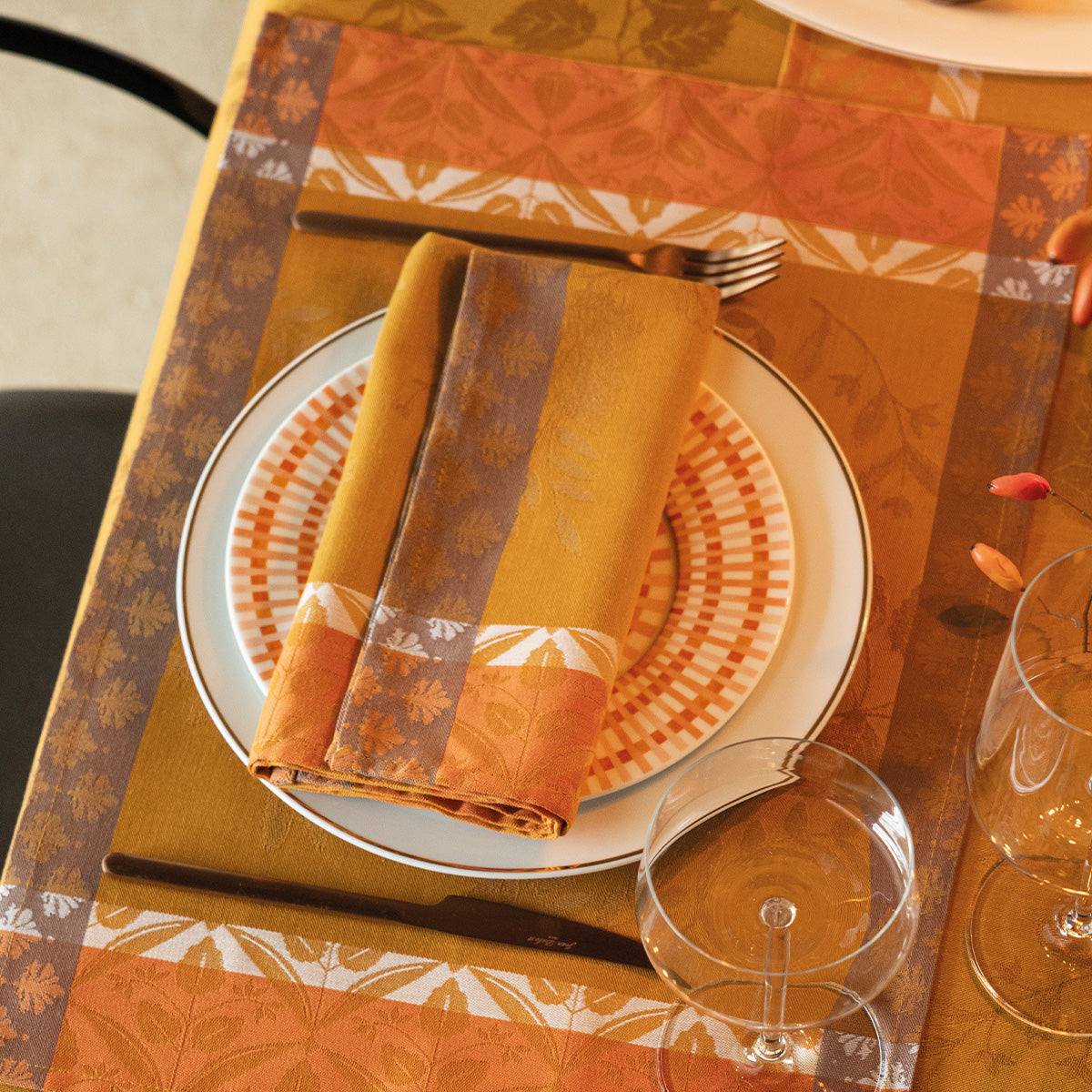 Manor Lane - Cotton Tablecloths, Napkins & Runner