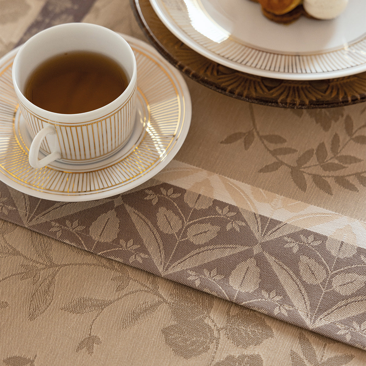 Manor Lane - Coated Cotton Tablecloths & Placemats
