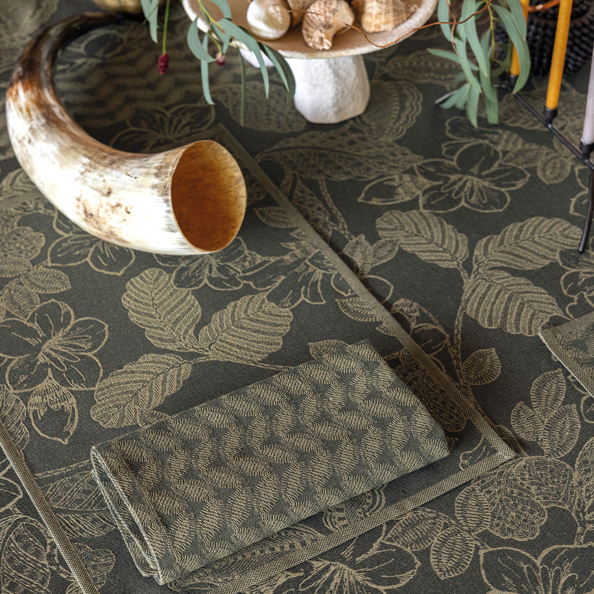 Sulawesi Fleurs - Set of 4 Coated Placemats
