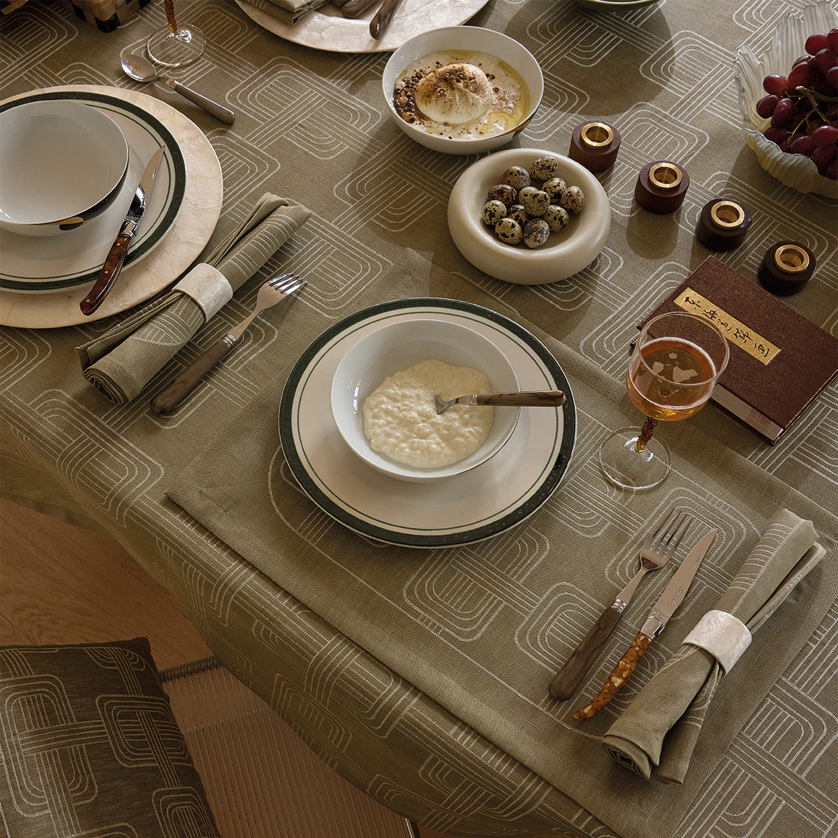 Hotel Particulier - Linen Tablecloths, Placemats, Napkins, Runners