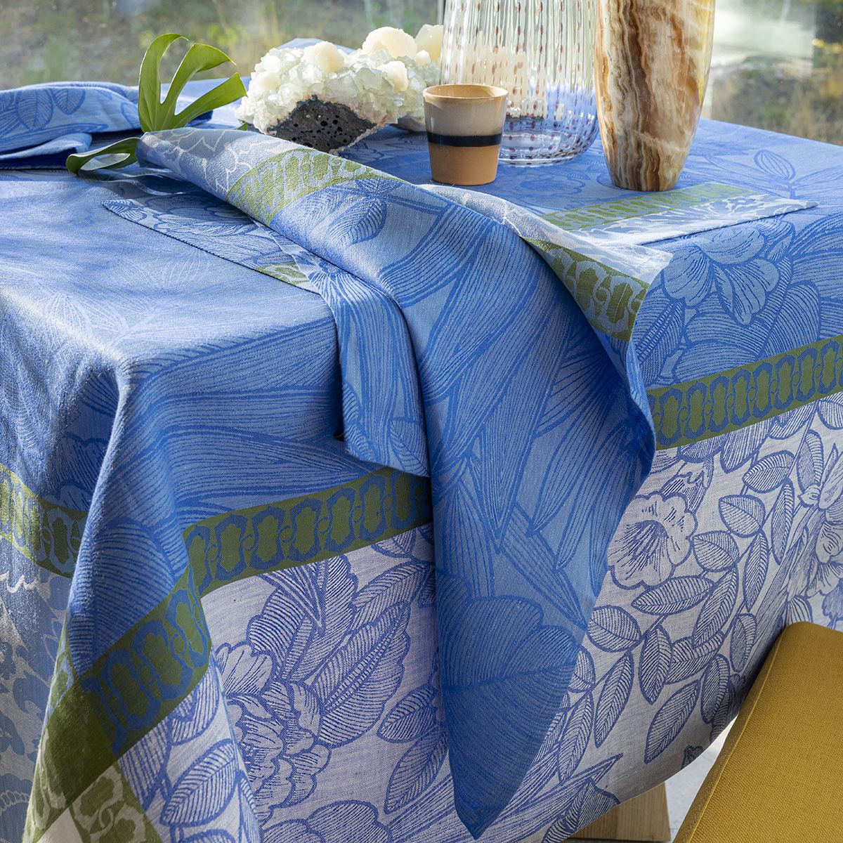 Escapade Tropicale - Linen Tablecloth, Placemats, Napkins & Runner