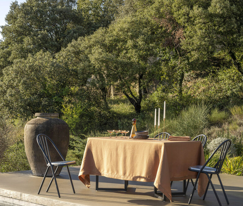 Portofino - Linen Tablecloth and Napkins