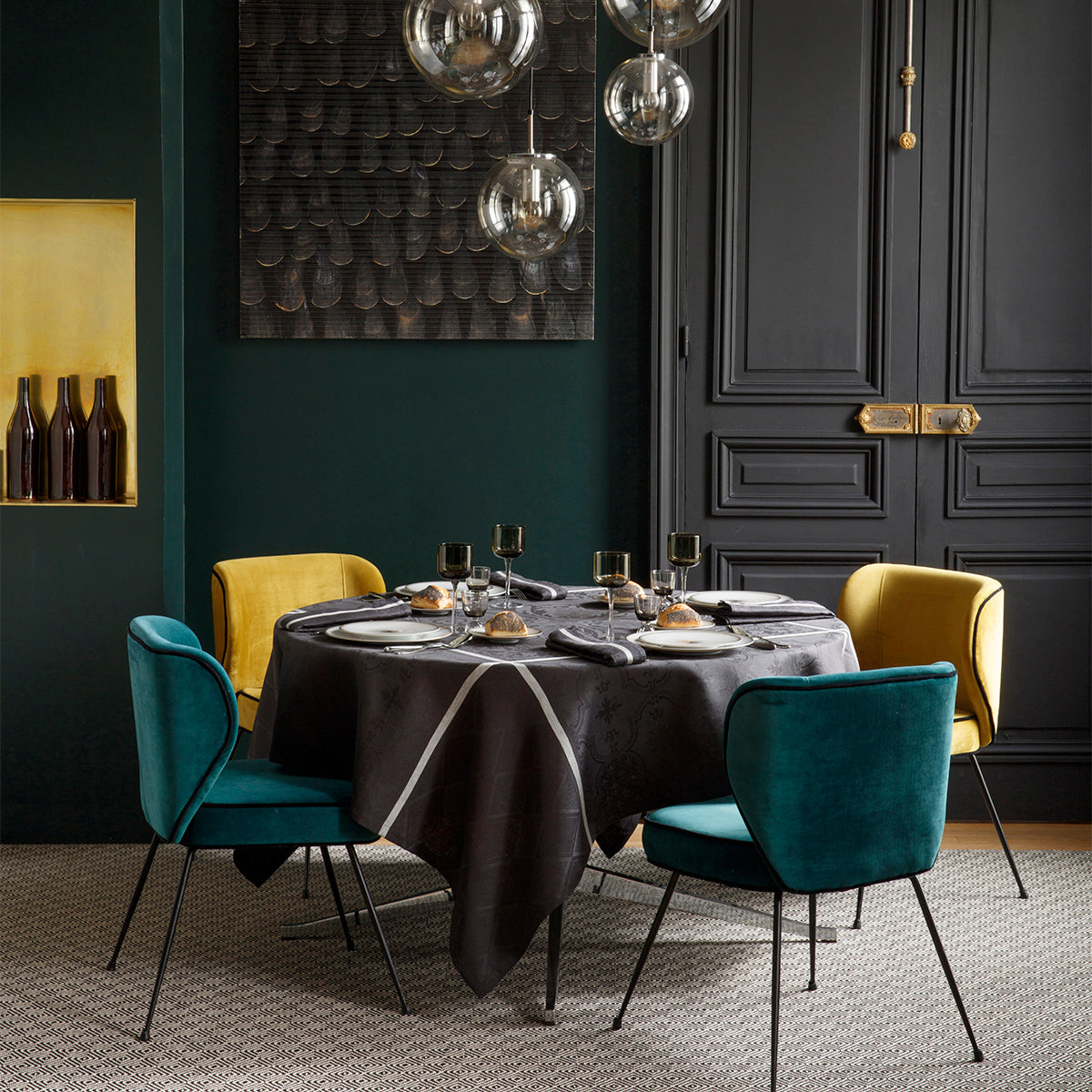 Armoiries - Linen Tablecloth, Placemats, Napkins & Runners